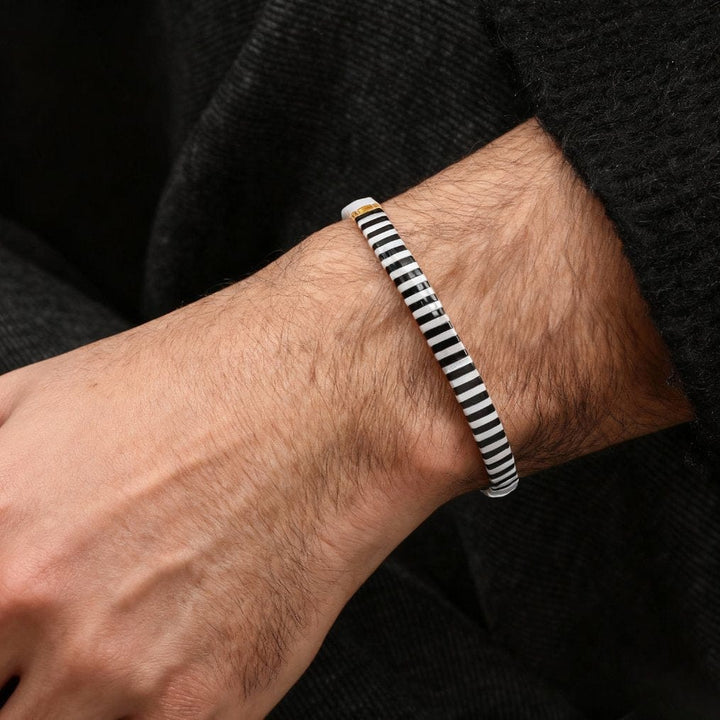 Thea - vue détaillée des perles Miyuki japonaises