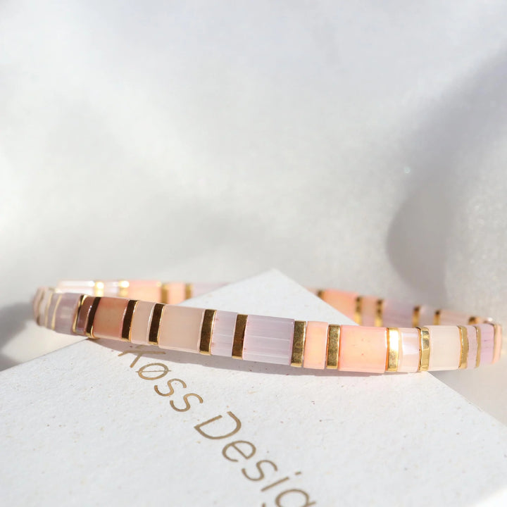 Alba - bracelet en perles Miyuki porté au poignet