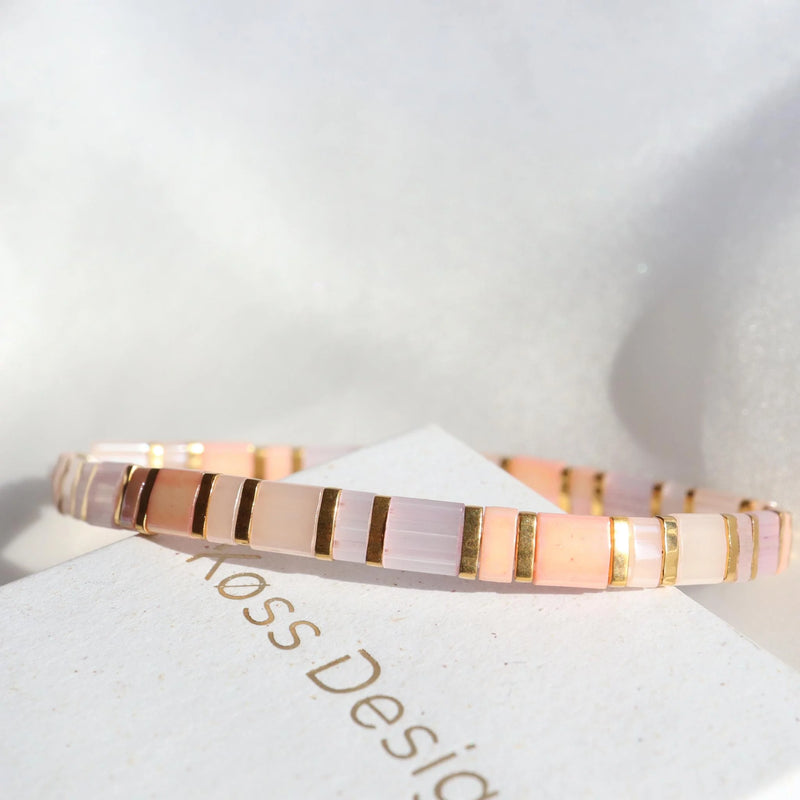 Alba - bracelet en perles Miyuki porté au poignet