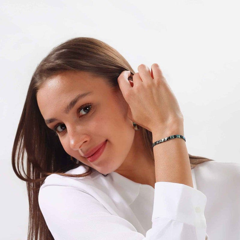 Evelina - bracelet en perles Miyuki porté au poignet