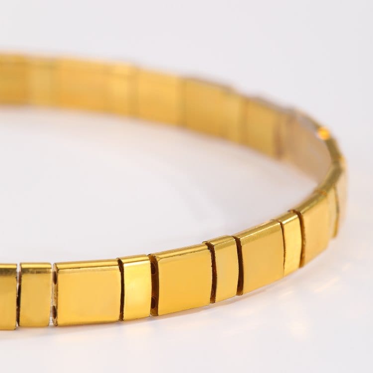 Or - vue détaillée des perles Miyuki japonaises