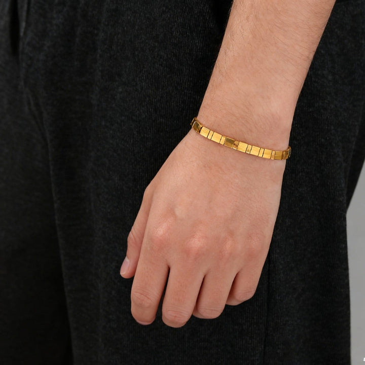 Or - vue détaillée des perles Miyuki japonaises