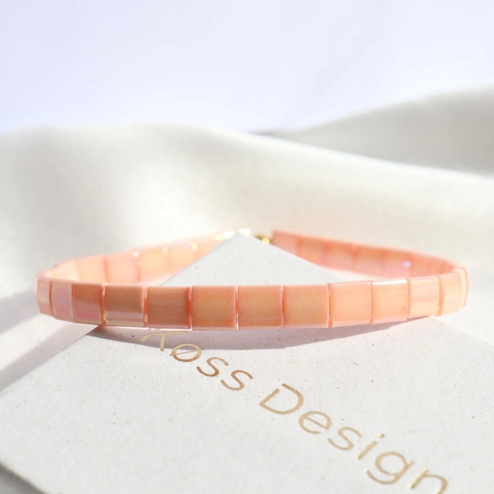 Parure Blush - bracelet en perles Miyuki porté au poignet