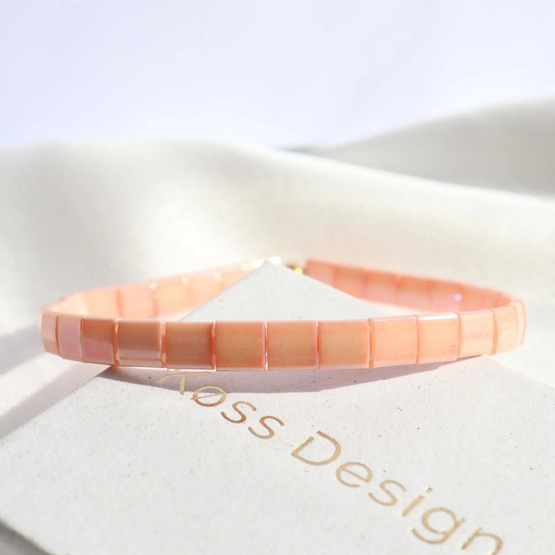 Parure Blush - bracelet en perles Miyuki porté au poignet