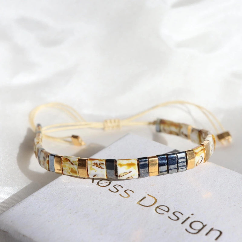 Parure Kasha - détail des couleurs et motifs en perles Miyuki Tila