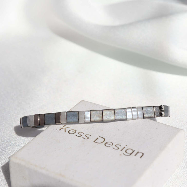 Patine - bracelet en perles Miyuki porté au poignet