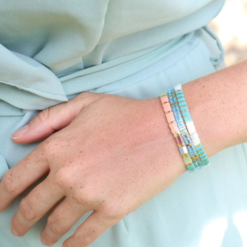 Ensemble Sky - bracelet en perles Miyuki porté au poignet