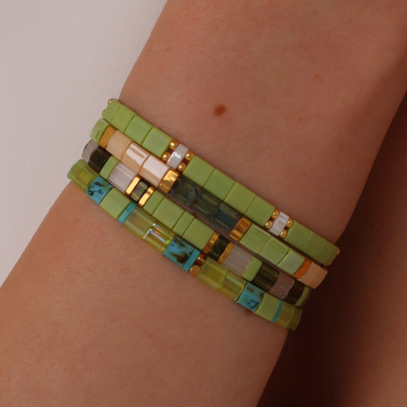 Parure Alisa - bracelet en perles Miyuki porté au poignet