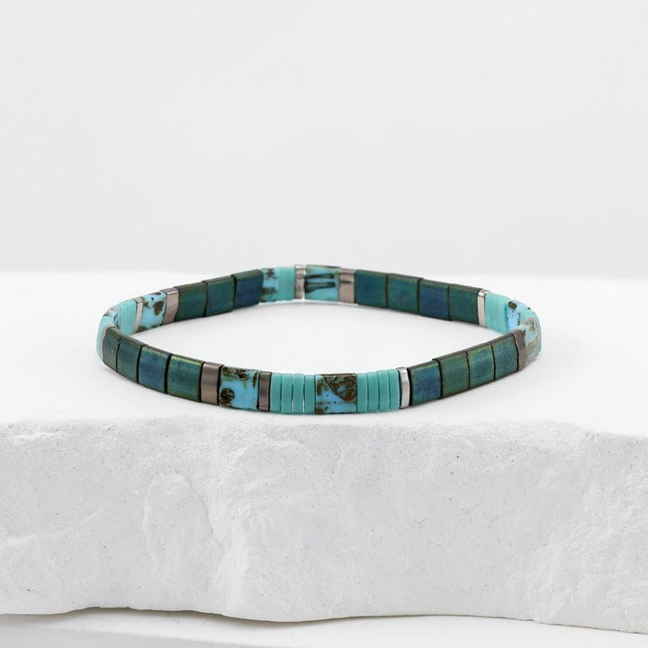 Parure Esmira - bracelet en perles Miyuki porté au poignet