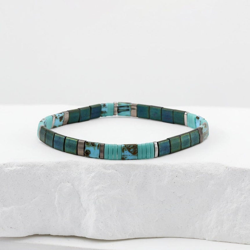 Parure Esmira - bracelet en perles Miyuki porté au poignet