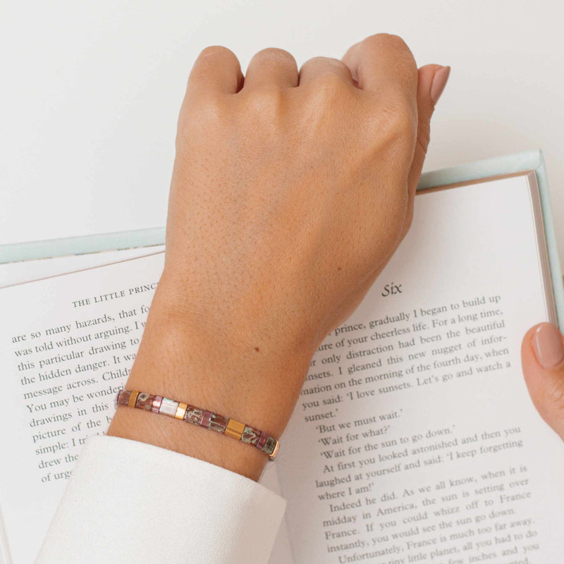 Nadia - bracelet en perles Miyuki porté au poignet