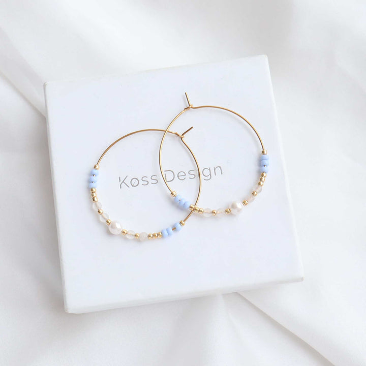 Clea - boucles d'oreilles en perles Miyuki portées
