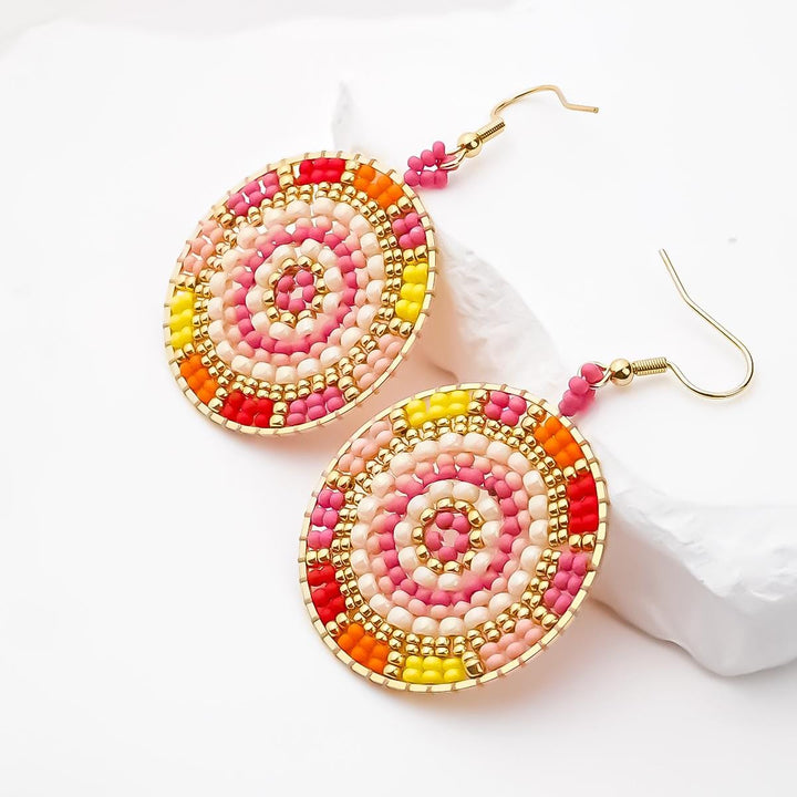 Zaria - boucles d'oreilles en perles Miyuki portées